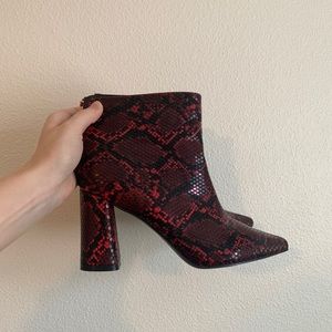 Heeled booties